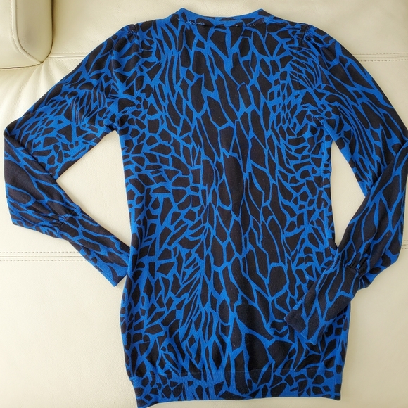 2/40$ Twelve by Twelve animal print blue cardigan - Picture 4 of 11